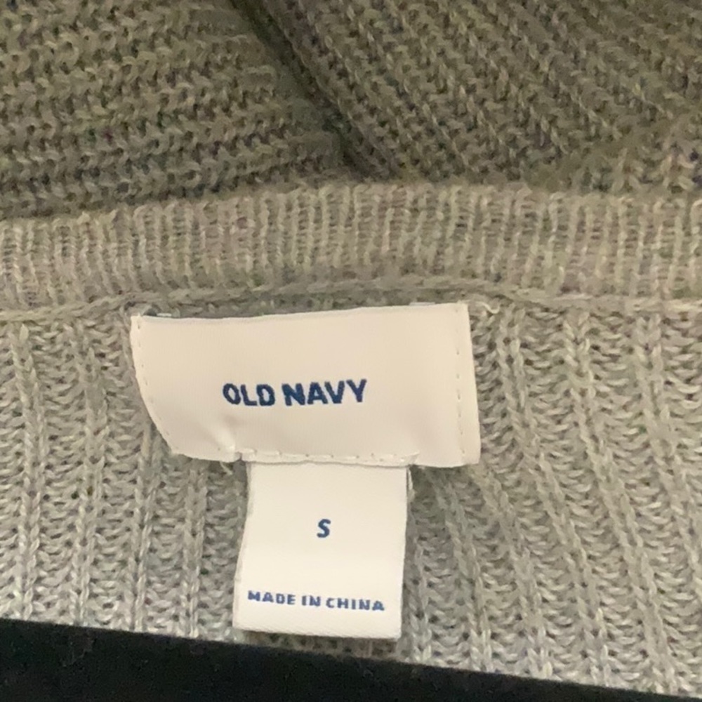 Old Navy grey long sleeve sweater. Size S - Picture 4 of 5